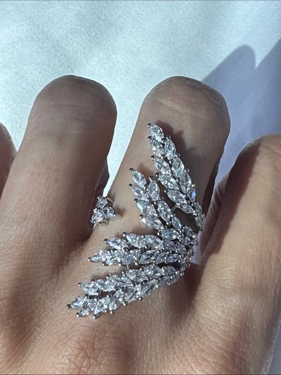 Jewelry - Crystal Leaf Wrap Ring - Silver Sparkle